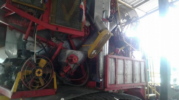 ขายรถเกี่ยวข้าว เกษตรพัฒนา ไอ้หนุ่มไวไฟ ปี55 รถใช้งานน้อย เกี่ยวแต่ข้าวนาปี สภาพพร้อมใช้งาน สนใจโทร 090-8588220คุณนะ 093-3258446คุณบิว หรือเข้าดูสินค้าอื่นๆได้ที่ www.narong2truck.com หรือ www.truck.in.th/498 หรือเพจFacebook ณรงค์ ซื้อขายรถมือสอง (เว็บไซต ขายรถเกี่ยวข้าว เกษตรพัฒนา ไอ้หนุ่มไวไฟ ปี55 รถใช้งานน้อย เกี่ยวแต่ข้าวนาปี สภาพพร้อมใช้งาน สนใจโทร 090-8588220คุณนะ 093-3258446คุณบิว หรือเข้าดูสินค้าอื่นๆได้ที่ www.narong2truck.com หรือ www.truck.in.th/498 หรือเพจFacebook ณรงค์ ซื้อขายรถมือสอง (เว็บไซต