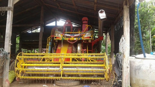 ขายรถเกี่ยวข้าว เกษตรพัฒนา ไอ้หนุ่มไวไฟ ปี55 รถใช้งานน้อย เกี่ยวแต่ข้าวนาปี สภาพพร้อมใช้งาน สนใจโทร 090-8588220คุณนะ 093-3258446คุณบิว หรือเข้าดูสินค้าอื่นๆได้ที่ www.narong2truck.com หรือ www.truck.in.th/498 หรือเพจFacebook ณรงค์ ซื้อขายรถมือสอง (เว็บไซต