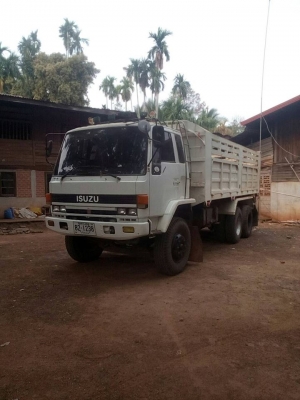 ขายรถ10ล้อ ดั้ม2เพลา ร็อกกี้240แรง พาวเวอร์ จิฟฟี่ ภายในสวย เอกสารพร้อมโอน สนใจโทร 090-8588220คุณนะ 093-3258446คุณบิว หรือเข้าดูสินค้าอื่นๆได้ที่ www.narong2truck.com หรือ www.truck.in.th/498 หรือเพจFacebook ณรงค์ ซื้อขายรถมือสอง (เว็บไซต์ส่วนตัว) หรือFac