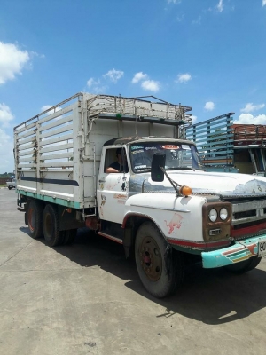 ขายรถ10ล้อ หัวยาว เครื่อง165แรง กระบะเหล็ก มีแอร์ พาวเวอร์ เอกสารพร้อมโอน สนใจโทร 090-8588220คุณนะ 093-3258446คุณบิว หรือเข้าดูสินค้าอื่นๆได้ที่ www.narong2truck.com หรือ www.truck.in.th/498 หรือเพจFacebook ณรงค์ ซื้อขายรถมือสอง (เว็บไซต์ส่วนตัว) หรือFace