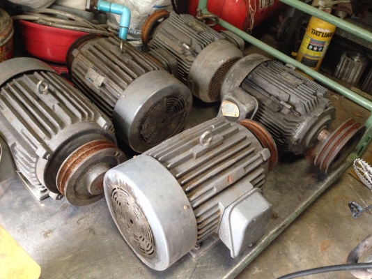 ขายมอเตอร์ Carrier by Hitachi 10HP. 380V 1450rpm. สภาพสวย วิ่งนิ่ม พร้อมใช้งาน มี 5ตัวครับ