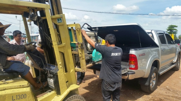 tractor-backhoe จัดส่ง เครื่องตัดคอนกรีต ให้ลูกค้าจากประจวบครับ ขอบคุณครับ