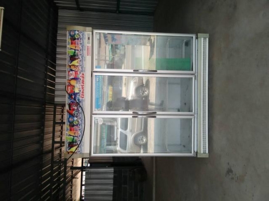 ลดราคาครับ 160000 ตู้แช่เเข็งขนาดบรรจุ4ตัน และตู้แช่2ใบ