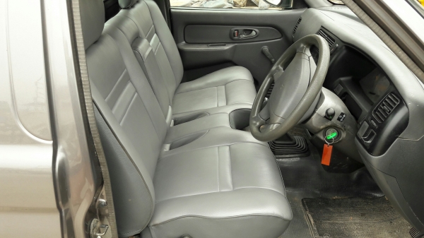 MITSUBISHI รุ่น STARDA 4สูบ เทอร์โบ 2,500CC. รถปีจดทะเบียน 2547