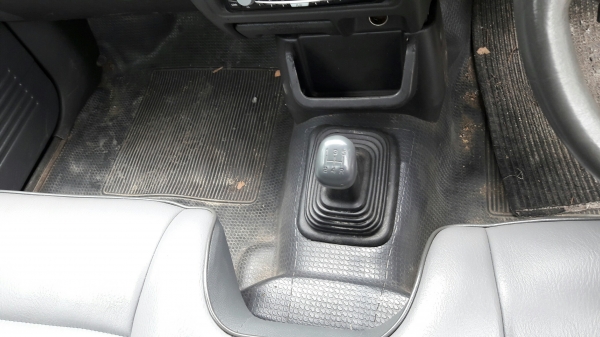 MITSUBISHI รุ่น STARDA 4สูบ เทอร์โบ 2,500CC. รถปีจดทะเบียน 2547