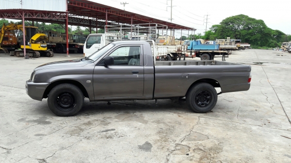 MITSUBISHI รุ่น STARDA 4สูบ เทอร์โบ 2,500CC. รถปีจดทะเบียน 2547