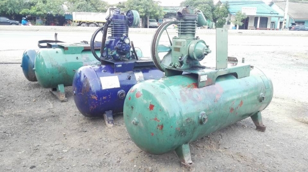 ปั้มลมแชมเปี้ยนส์ USA. 5 แรง 300 ลิตร งานเดิมๆประมูลจาก ปตท.ไม่มีมอเตอร์หัวลมยังดีทำลมได้ถังยังสวยไม่มีผุมาเทสได้ครับ