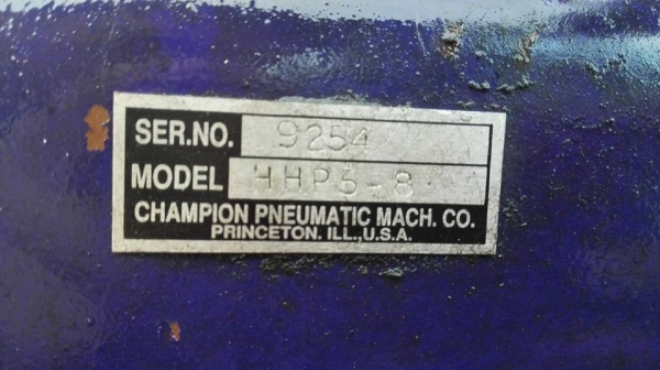 ปั้มลมแชมเปี้ยนส์ USA. 5 แรง 300 ลิตร งานเดิมๆประมูลจาก ปตท.ไม่มีมอเตอร์หัวลมยังดีทำลมได้ถังยังสวยไม่มีผุมาเทสได้ครับ