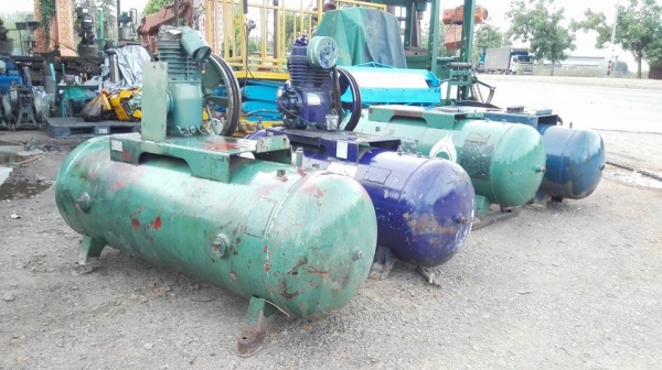 ปั้มลมแชมเปี้ยนส์ USA. 5 แรง 300 ลิตร งานเดิมๆประมูลจาก ปตท.ไม่มีมอเตอร์หัวลมยังดีทำลมได้ถังยังสวยไม่มีผุมาเทสได้ครับ