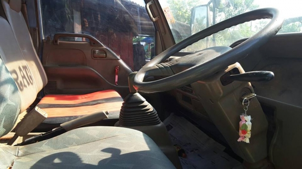 ขาย6ล้ออีซูซุNPR 120ฝาขาวปี40 แชชซีสวยเดิม ช่วงล่างใหญ่ เอกสารเล่มทะเบียนพร้อมโอน