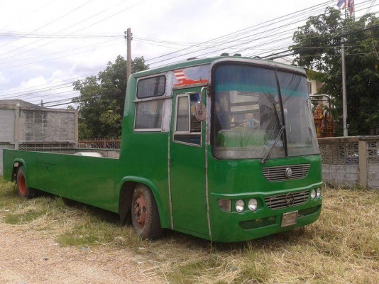 รถ 6 ล้อบัสกระบะ8เมตรพื้นเรียบมีคอก50ซม. รถยาว 10 เมตร เครื่องนิสสัน 200 แรง ช่วงล่างเบรกแห้ง ยาง 1.100