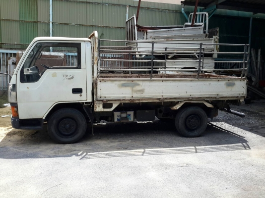 ขายรถบรรทุก 4 ล้อ มิตซู 100 แรง พร้อมใช้งาน