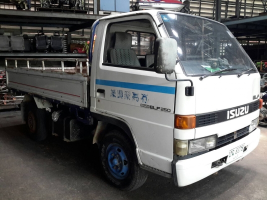 ขายรถบรรทุก 4 ล้อ ISUZU 100 แรง พร้อมใช้งาน