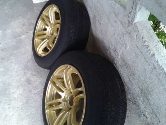 ขอบ15นิ้ว4รู100 พร้อมยาง สวยๆ 1 คู่ ราคา 3500 บาท