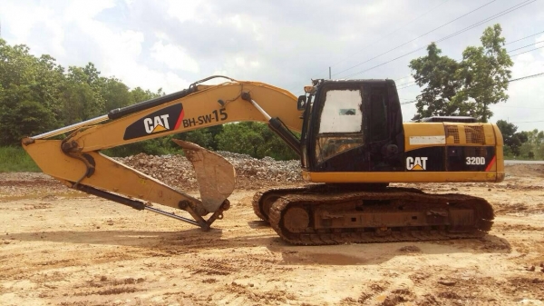 ขายด่วน cat 320d  สภาพดีมาก  6900 ชั่วโมง  พร้อมใช้งาน  เอกสารพร้อม