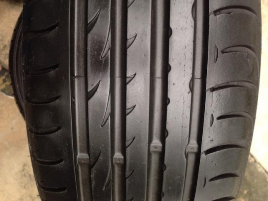 ขายยาง Roadstone korea 205/55/16  ปี15