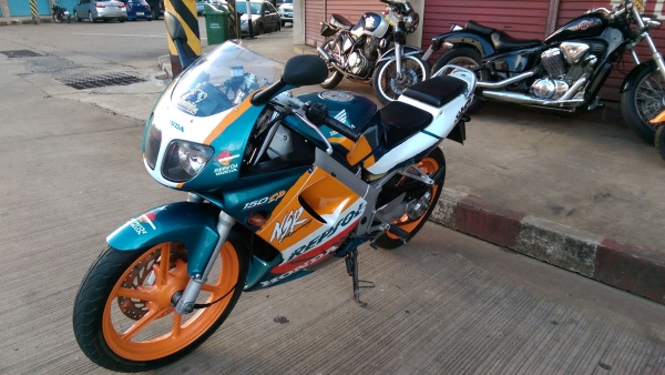 ขายคับ HONDA NSR150SP PROARM สีสวย เดิมๆ ทะเบียนพร้อมโอนไม่ขาดต่อ ราคา 29500 บาท ส่งได้ทั่วไทยคับ สนใจติดต่อ 081-0578282 FACEBOOK ชาญณรงค์ ป๊อป ชัยอมฤต ไอดีไลน์ POPBIGBIKESAKON คับ สนใจรถสวย ถูก ดี ต้อง POP BIGBIKE SAKONNAKHON คลิปวิดีโอ https://www.faceb