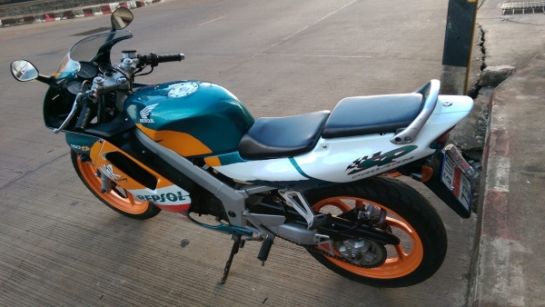 ขายคับ HONDA NSR150SP PROARM สีสวย เดิมๆ ทะเบียนพร้อมโอนไม่ขาดต่อ ราคา 29500 บาท ส่งได้ทั่วไทยคับ สนใจติดต่อ 081-0578282 FACEBOOK ชาญณรงค์ ป๊อป ชัยอมฤต ไอดีไลน์ POPBIGBIKESAKON คับ สนใจรถสวย ถูก ดี ต้อง POP BIGBIKE SAKONNAKHON คลิปวิดีโอ https://www.faceb