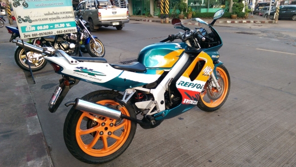 ขายคับ HONDA NSR150SP PROARM สีสวย เดิมๆ ทะเบียนพร้อมโอนไม่ขาดต่อ ราคา 29500 บาท ส่งได้ทั่วไทยคับ สนใจติดต่อ 081-0578282 FACEBOOK ชาญณรงค์ ป๊อป ชัยอมฤต ไอดีไลน์ POPBIGBIKESAKON คับ สนใจรถสวย ถูก ดี ต้อง POP BIGBIKE SAKONNAKHON คลิปวิดีโอ https://www.faceb