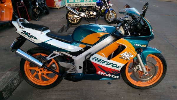 ขายคับ HONDA NSR150SP PROARM สีสวย เดิมๆ ทะเบียนพร้อมโอนไม่ขาดต่อ ราคา 29500 บาท ส่งได้ทั่วไทยคับ สนใจติดต่อ 081-0578282 FACEBOOK ชาญณรงค์ ป๊อป ชัยอมฤต ไอดีไลน์ POPBIGBIKESAKON คับ สนใจรถสวย ถูก ดี ต้อง POP BIGBIKE SAKONNAKHON คลิปวิดีโอ https://www.faceb