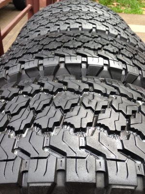 ยาง All Goodyear 235 70 15 สิ้นปี11 พร้อมใช้งาน ราคาไม่แพง