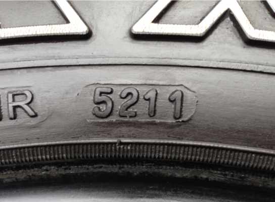 ยาง All Goodyear 235 70 15 สิ้นปี11 พร้อมใช้งาน ราคาไม่แพง