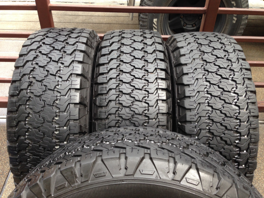 ยาง All Goodyear 235 70 15 สิ้นปี11 พร้อมใช้งาน ราคาไม่แพง