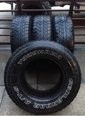 ยาง All Yokohama 235 75 15 ปลายปี12 พร้อมใช้งาน ราคาไม่แพง