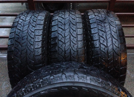 ยาง All Yokohama 235 75 15 ปลายปี12 พร้อมใช้งาน ราคาไม่แพง