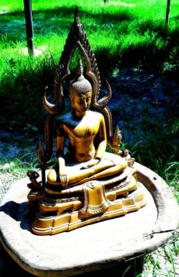 พระพุทธชินราช ออกวัดพระศรีรัตนมหาธาตุวรมหาวิหาร เนื้อทองเหลืองเก่ามีคราบ ฐานกว้าง 15นิ้ว สูง 21นิ้ว พระบ้านพระแท้ครับพิธีใหญ่