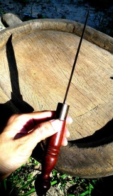 มีดหมอจานยันต์เต็มตั้งแต่ใบมีดถึงด้ามจับเลยทีเดียว ขนาด 12.5 นิ้ว เก่าสวยครับ