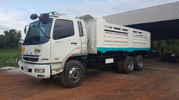 ขาย สิบล้อมิตซู. 240 ปี57 แม่เดียว ราคา. 1650000 จัดได้ 1400000 รถอยู่สกนนคร.