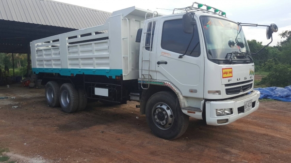 ขาย สิบล้อมิตซู. 240 ปี57 แม่เดียว ราคา. 1650000 จัดได้ 1400000 รถอยู่สกนนคร.