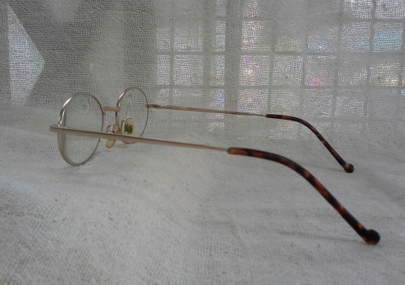 แว่นสายตายาวมหา'ลัย  UNIVERSITY made in Japan