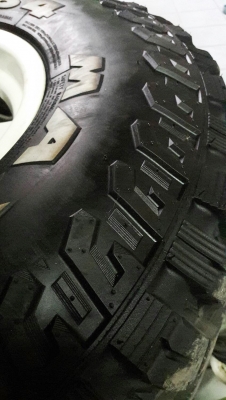 ยางMaxxisBighron 265/75/16 MT ยางMaxxisBighron 265/75/16 MT