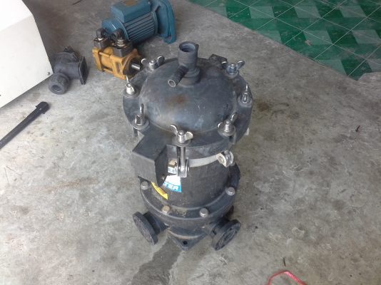 ถังกรองน้ำชนิดพลาสติกหนาทนแรงดันได้สูง ยี่ห้อ NIHON ฝาเปิดปิดได้ด้วยน้อต