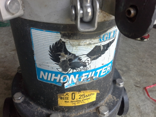 ถังกรองน้ำชนิดพลาสติกหนาทนแรงดันได้สูง ยี่ห้อ NIHON ฝาเปิดปิดได้ด้วยน้อต