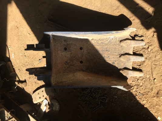 บุ้งกี๋ แบคโฮ PC20 รูสลัก 35 ราคา 6,500