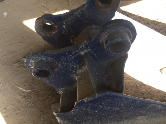 บุ้งกี๋ แบคโฮ PC20 รูสลัก 35 ราคา 6,500