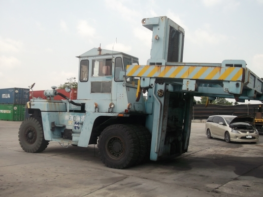 รถยกตู้