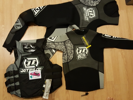 ชุดนักแข่ง jetski ของ jetpilot 2016เพียง 7900บาทแถม เสื้อแขวยาว