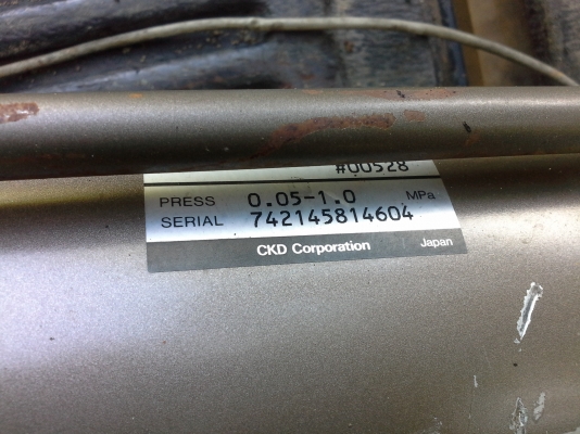 ชุดกระบอกสูบนิวเมติกขนาดใหญ่ ยี่ห้อ CKD จากญี่ปุ่น ระยะเลื่อยเข้า - ออก 53 ซม.