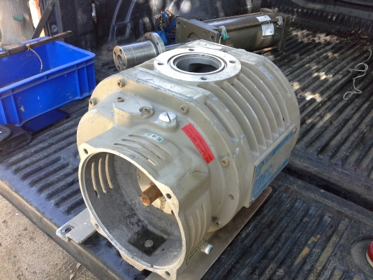 ปั๊มดูด - อัด อากาศขนาดใหญ่ ยี่ห้อ ULVAC จากญี่ปุ่น อัดอากาศได้ถึง 500000 ลิตรต่อชั่วโมง