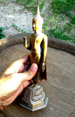 พระปางห้ามญาติ พระประจำวันจันทร์ สูง 9.8นิ้ว เนื้อทองเหลือง พระแท้พระบ้าน
