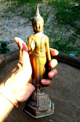 พระปางห้ามญาติ พระประจำวันจันทร์ สูง 9.8นิ้ว เนื้อทองเหลือง พระแท้พระบ้าน