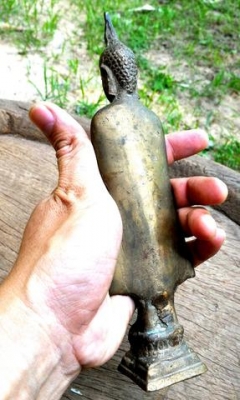 พระพุทธรูป ลอยองค์ สูง 9 นิ้ว เนื้อทองเหลือง พระแท้พระบ้าน