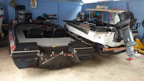 BassMaster 15ฟุต สวยๆ เรือเปล่าๆ มีแต่พวงมาลัย ไม่มีเครื่อง ไม่มีคอนโทรล ไม่มีเทลนเลอ ครับ