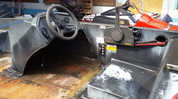 BassMaster 15ฟุต สวยๆ เรือเปล่าๆ มีแต่พวงมาลัย ไม่มีเครื่อง ไม่มีคอนโทรล ไม่มีเทลนเลอ ครับ