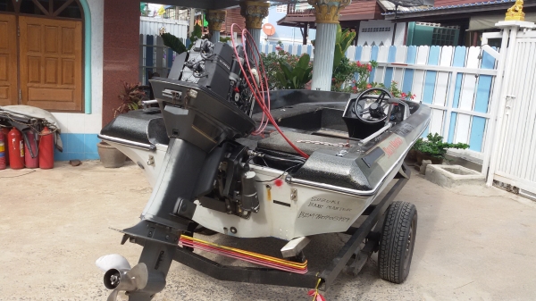 BassMaster 15ฟุต สวยๆ เรือเปล่าๆ มีแต่พวงมาลัย ไม่มีเครื่อง ไม่มีคอนโทรล ไม่มีเทลนเลอ ครับ