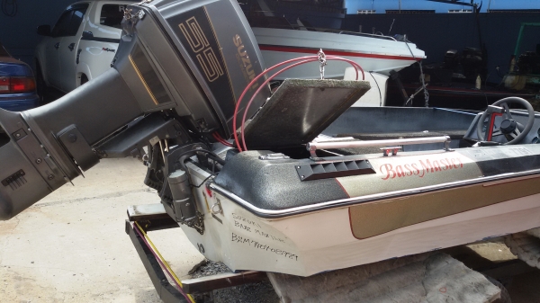 BassMaster 15ฟุต สวยๆ เรือเปล่าๆ มีแต่พวงมาลัย ไม่มีเครื่อง ไม่มีคอนโทรล ไม่มีเทลนเลอ ครับ